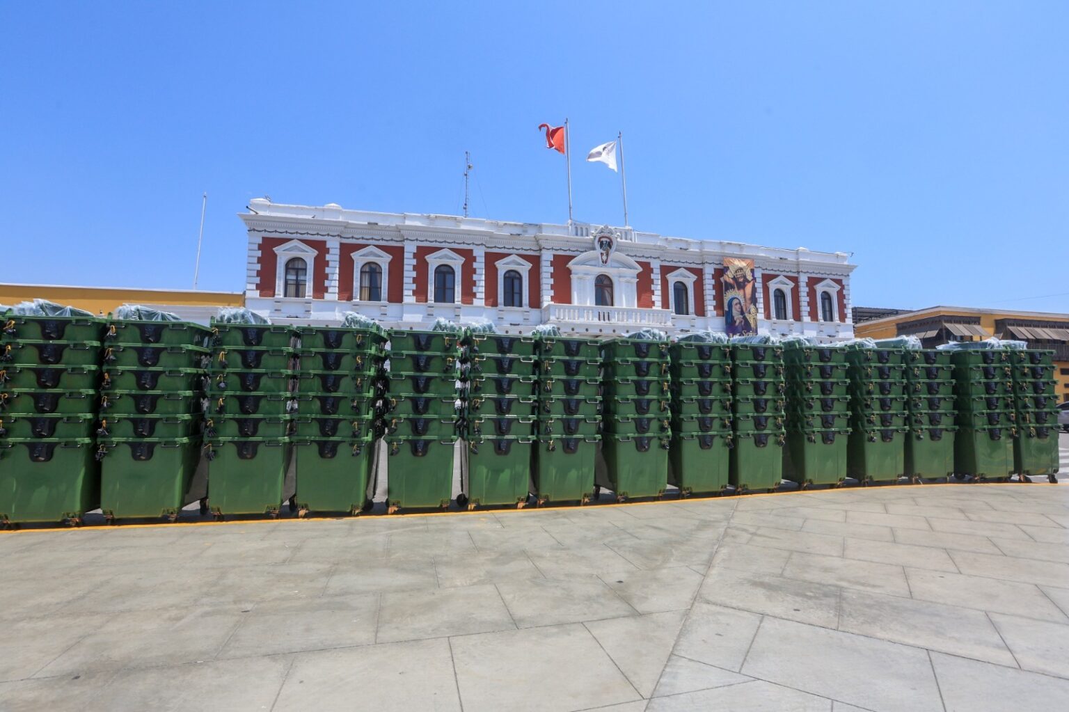 Trujillo cuenta con 300 nuevos contenedores para reforzar el servicio ...