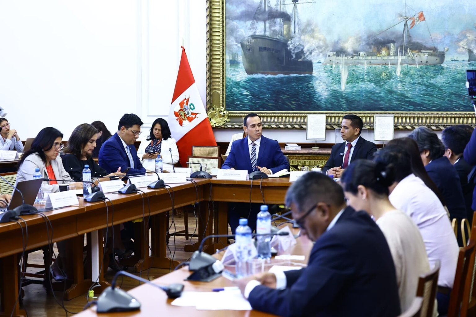 Presentan oficialmente moción de vacancia presidencial contra José Jerí ...